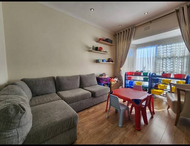 4 BEDROOM HOUSE FOR SALE IN BRACKENHURST